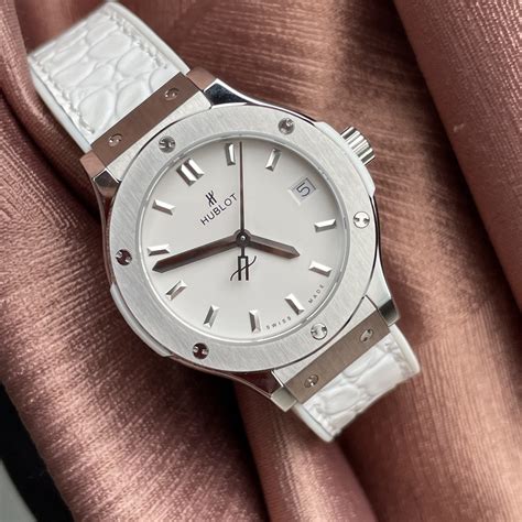 giá đồng hồ hublot nữ chính hãng